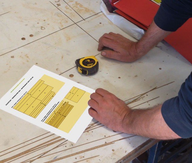 guus-bladert-in-zaagplan