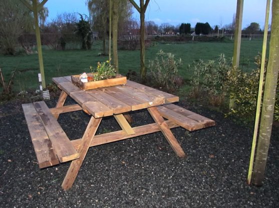 Zelfbouw Picknicktafel Nevada maken