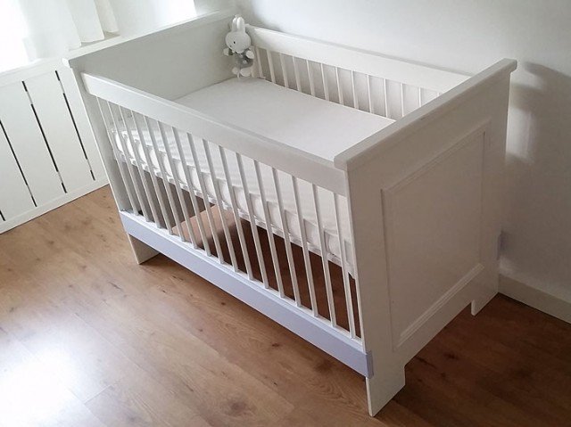 ledikant kinderbedje Nicole zelf maken met meubelwerktekening door Rob