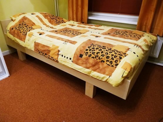 Zelf gemaakt bed Azobe door Sylvia