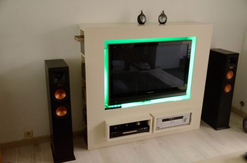 Mooi modern tv meubel Antonio gemaakt door Maarten