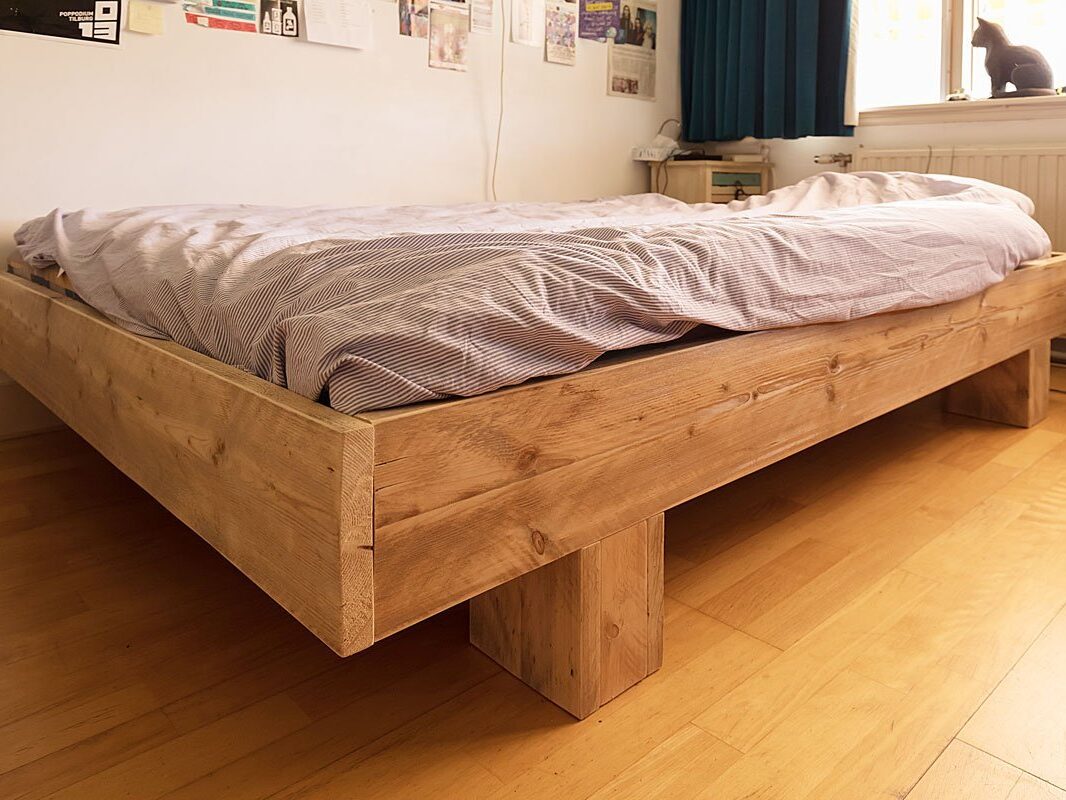 Tweepersoons bed Azobe van steigerhout door Nienke