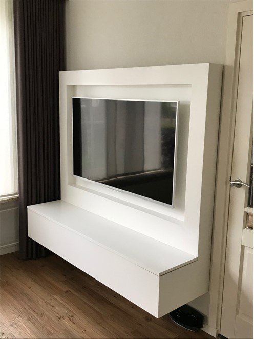 tv-meubel Penelope gebouwd door Ronny, tv verzonken.