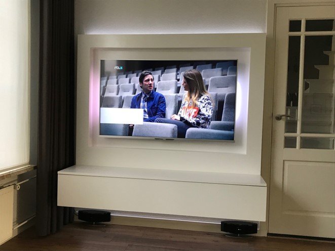 tv-meubel Penelope gebouwd door Ronny, tv verzonken.