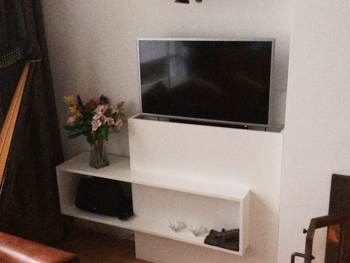 TV-meubel met lift zelf maken door Merel