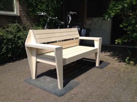 Tuinbank Turbon door John naar een ontwerp van Neo-Eko