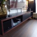 Zelfbouw tv-meubel ArturoXL gebouwd in berken multiplex, door Thijs