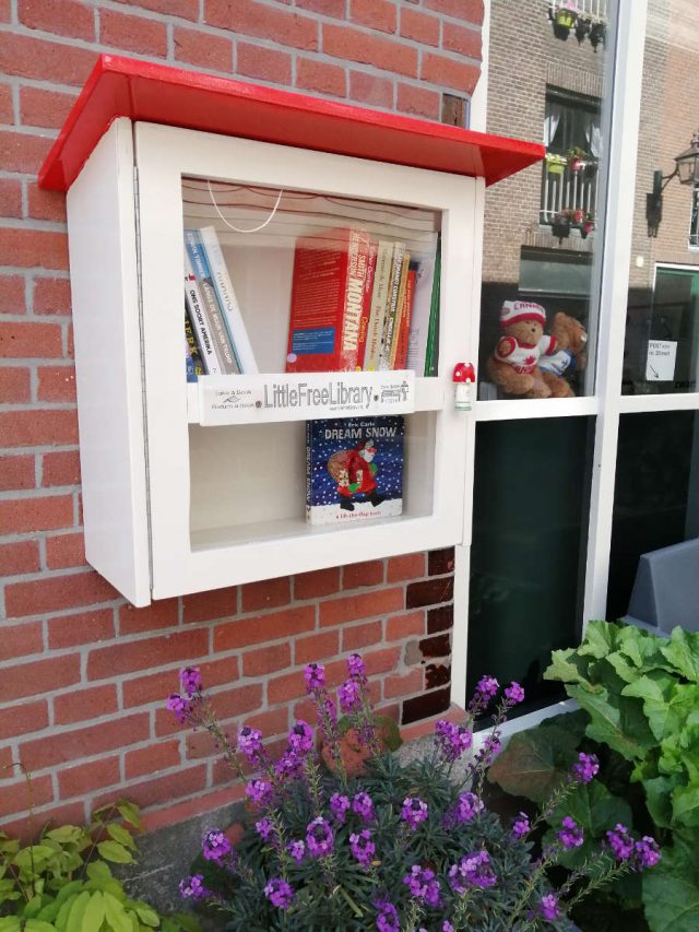 Het bouwen zelf was, in verloren uurtjes in een weekje gepiept, de meeste tijd en moeite ging zitten in het lakken.