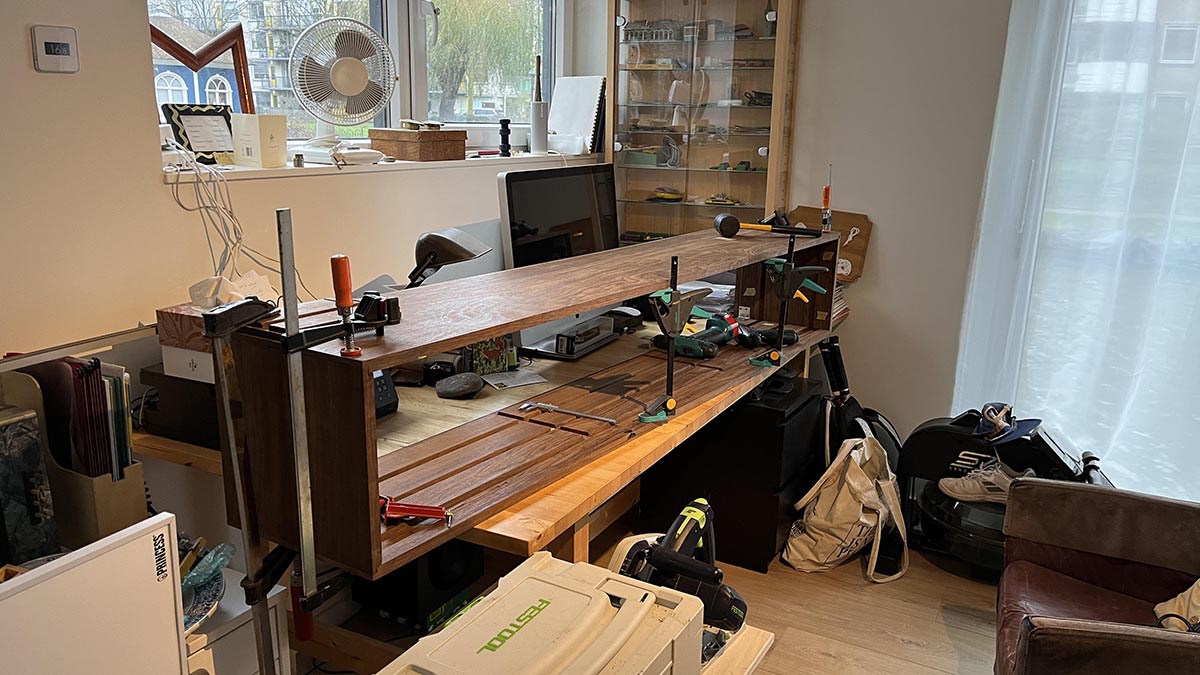 Zelfbouw tv-meubel Arturo XL door Michel in de klemmen.